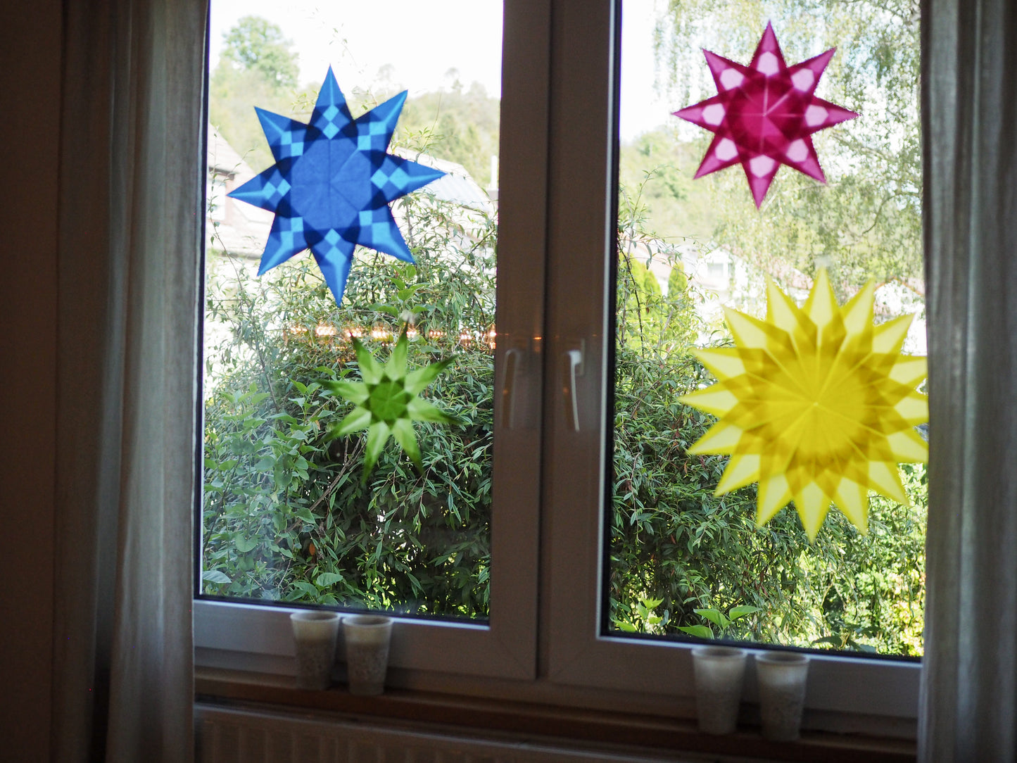 3rd of December 2025, 6.30pm - Christmas Craft Workshop at Canteena in Sale - Window Stars